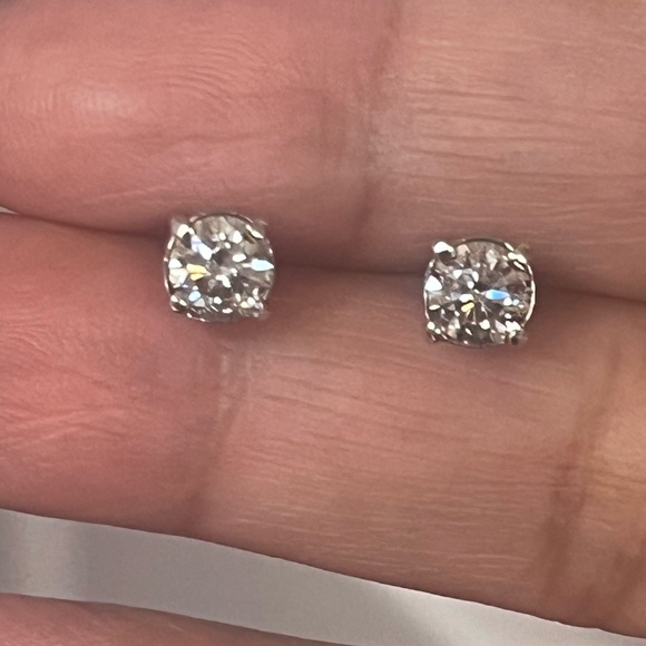 Jewelry - 10k lab diamond stud earrings. 1.10 cts in total .